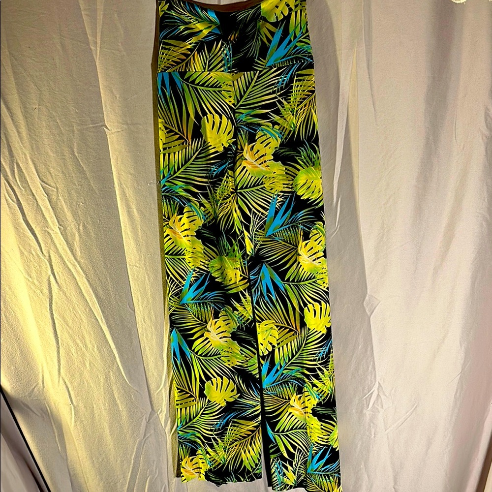 High Waisted Fold Over Wide Leg Yoga Pants. Size Medium. Jungle, Neon.